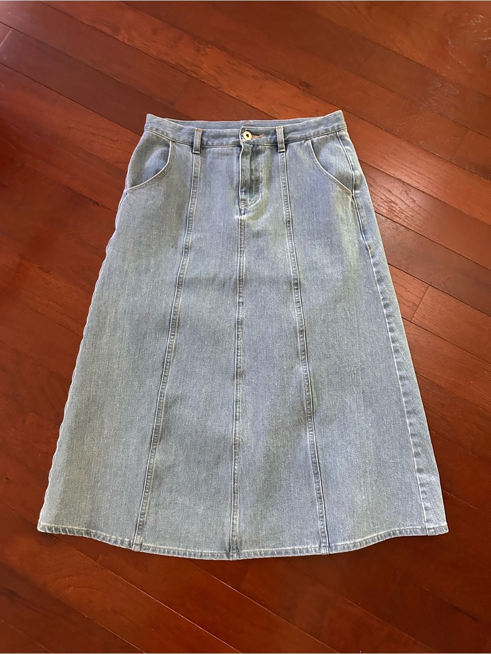 Vintage 90s y2k Fit and Flare Paneled Denim Midi
Skirt Size 28 stretchy